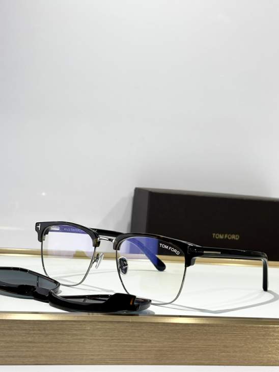 Picture of Tom Ford Sunglasses _SKUfw75732127fw